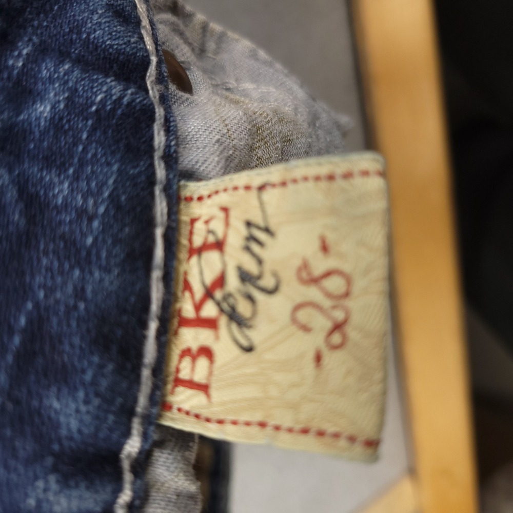 BKE Denim Reese Distressed Cropped Jeans Size 28 Embellished Pockets Capri - Picture 5 of 16